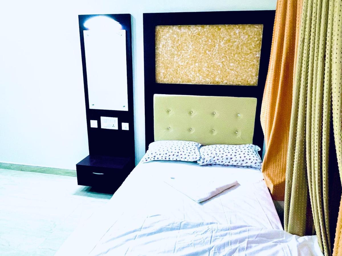 Отель Bassac Residency Changanacheri Экстерьер фото